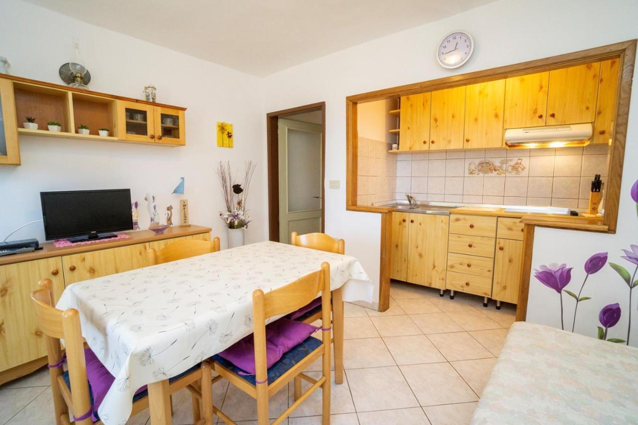 Apartment Nives أوماغ المظهر الخارجي الصورة